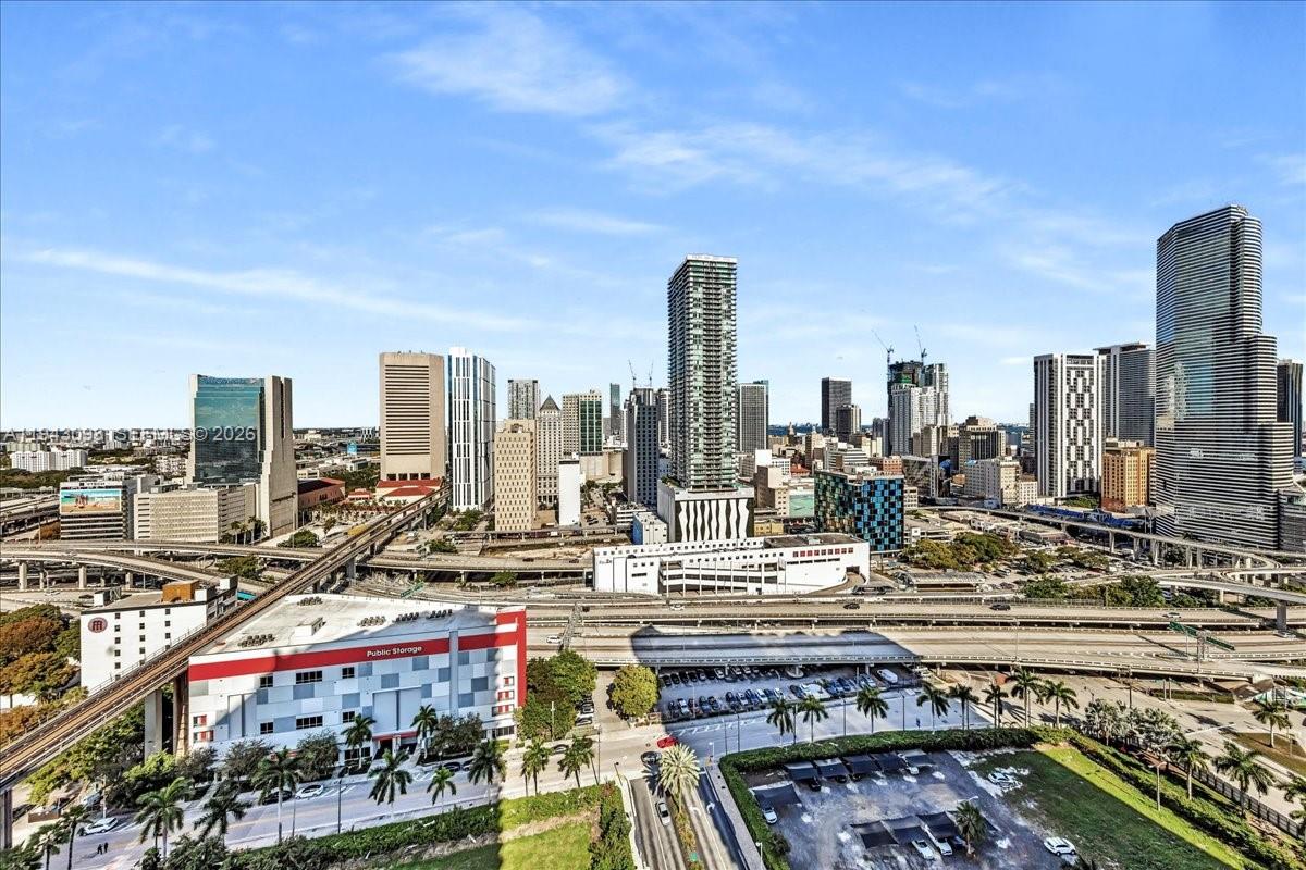 IVY CONDO - Residential