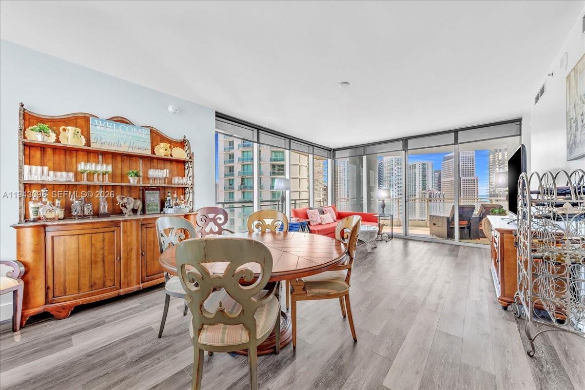 IVY CONDO - Residential