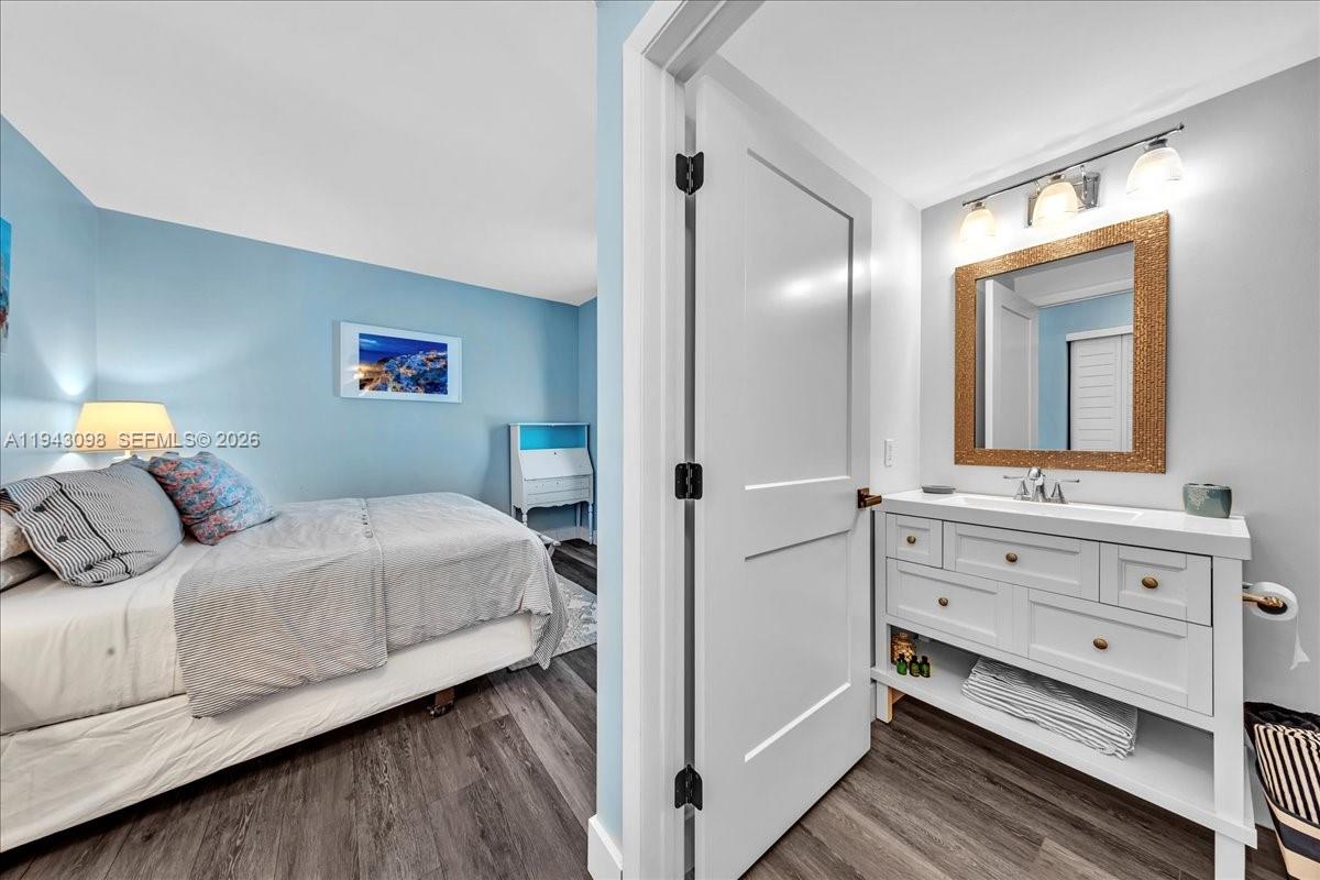 IVY CONDO - Residential