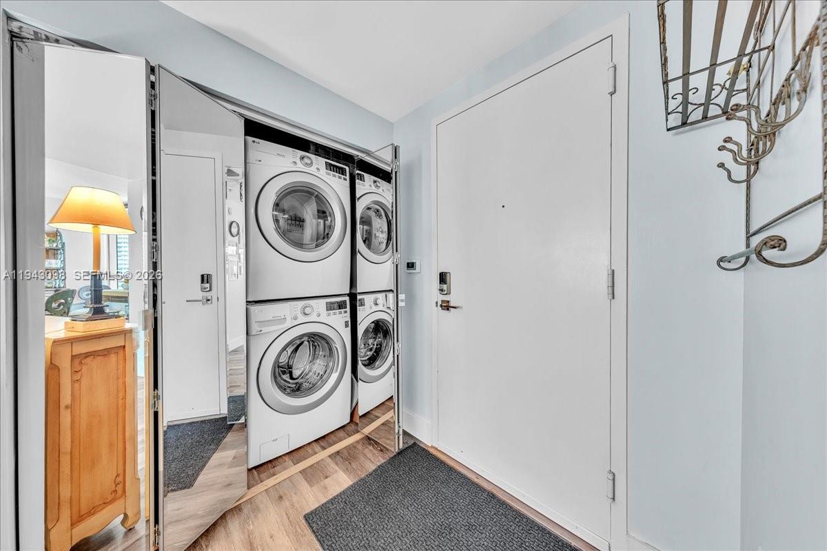 IVY CONDO - Residential