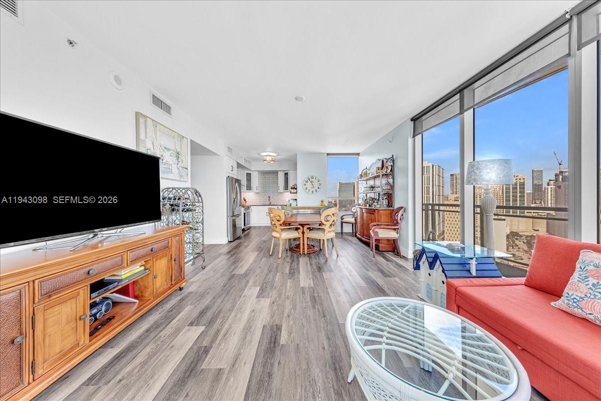 IVY CONDO - Residential