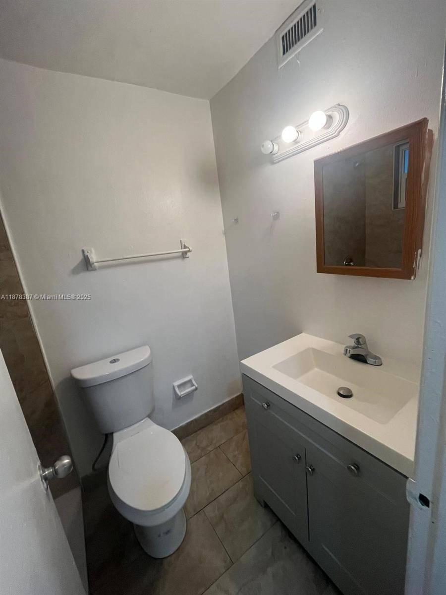 LAUDERDALE NORTH PARK - Residential Lease