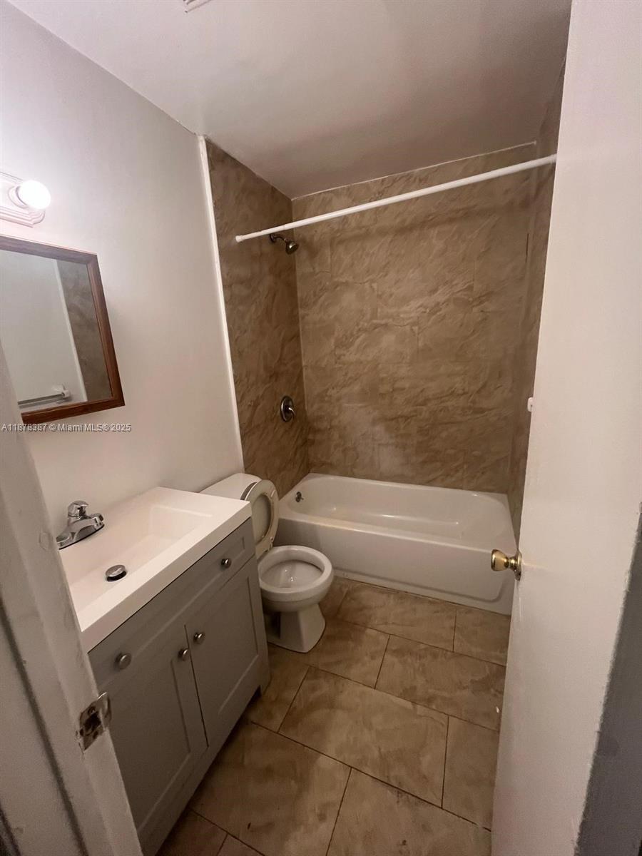 LAUDERDALE NORTH PARK - Residential Lease