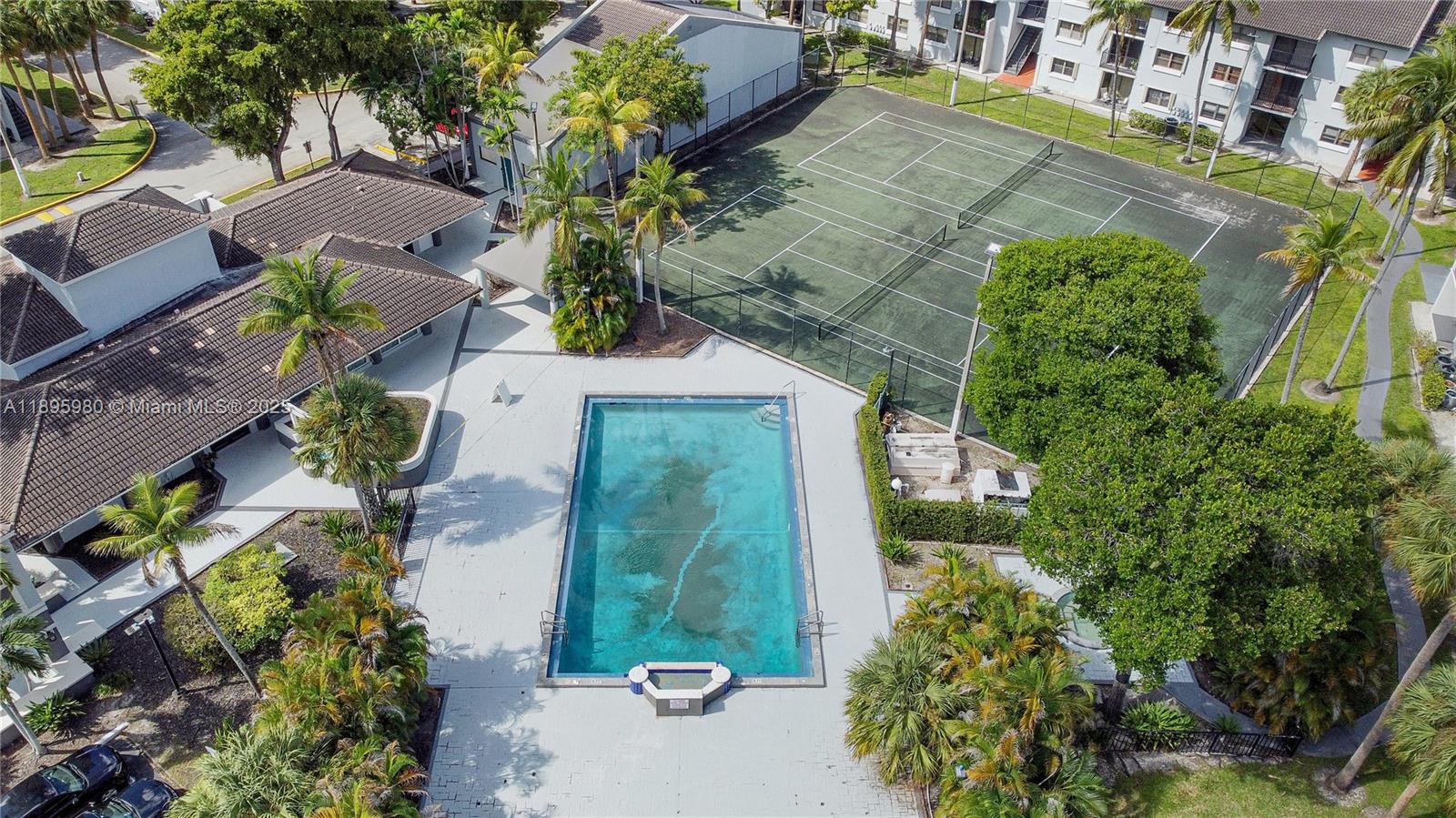 VILLA BELLINI CONDO - Residential