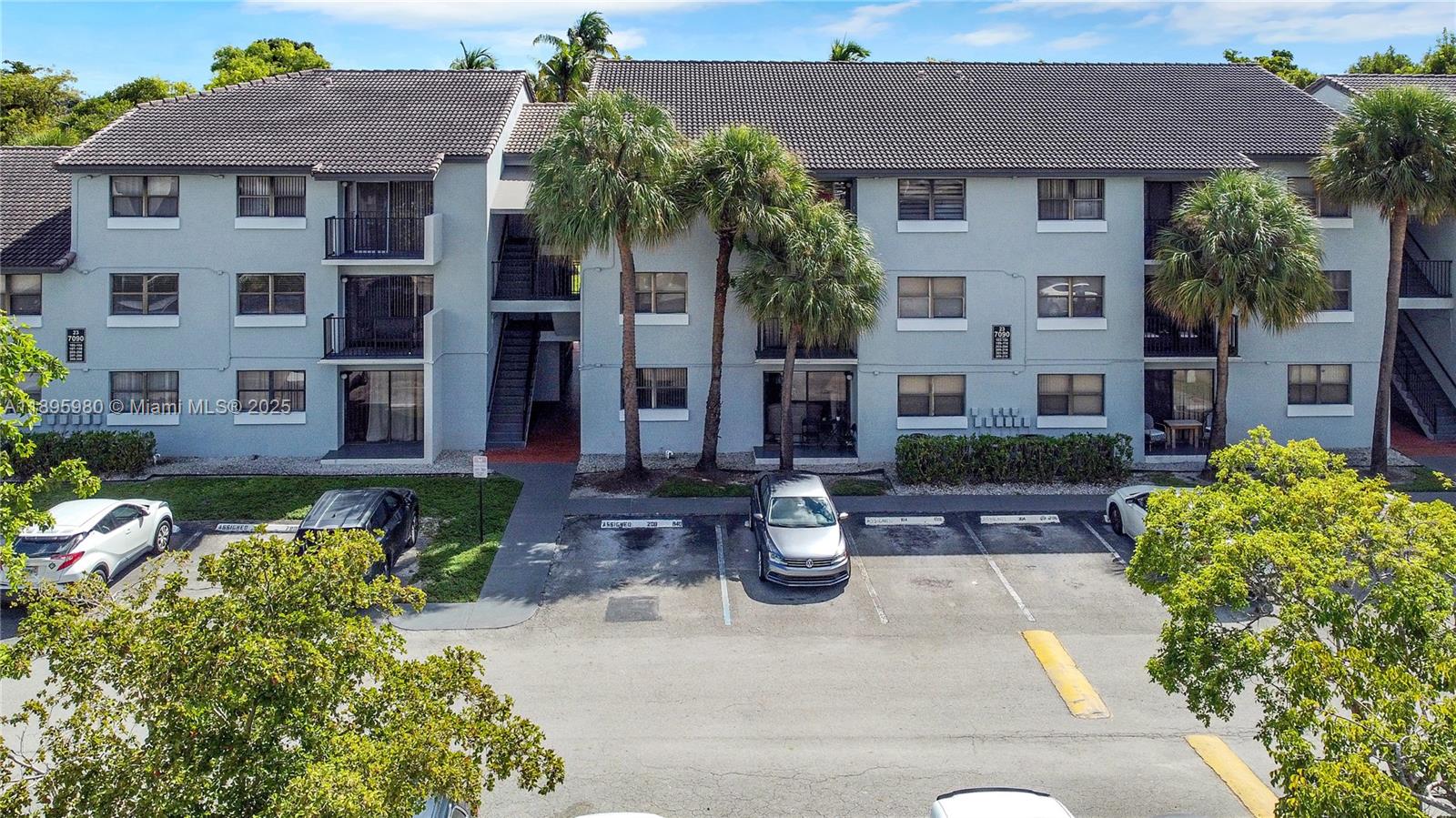 VILLA BELLINI CONDO - Residential