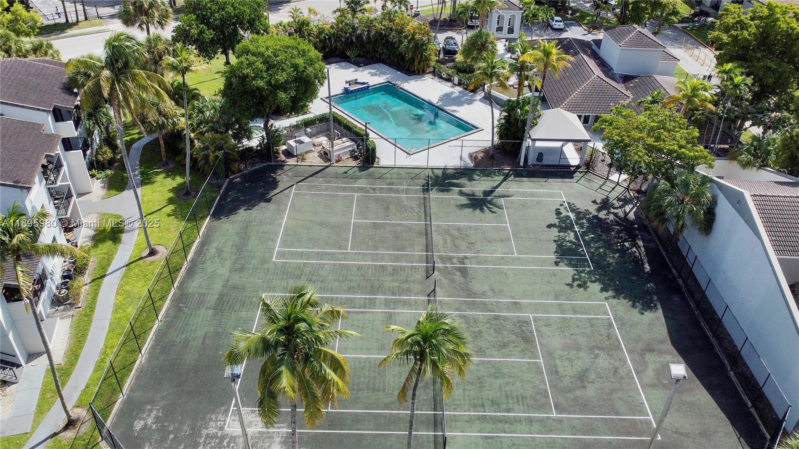 VILLA BELLINI CONDO - Residential