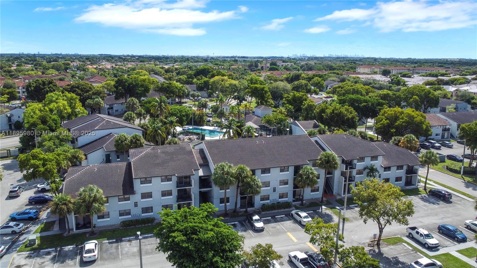VILLA BELLINI CONDO - Residential