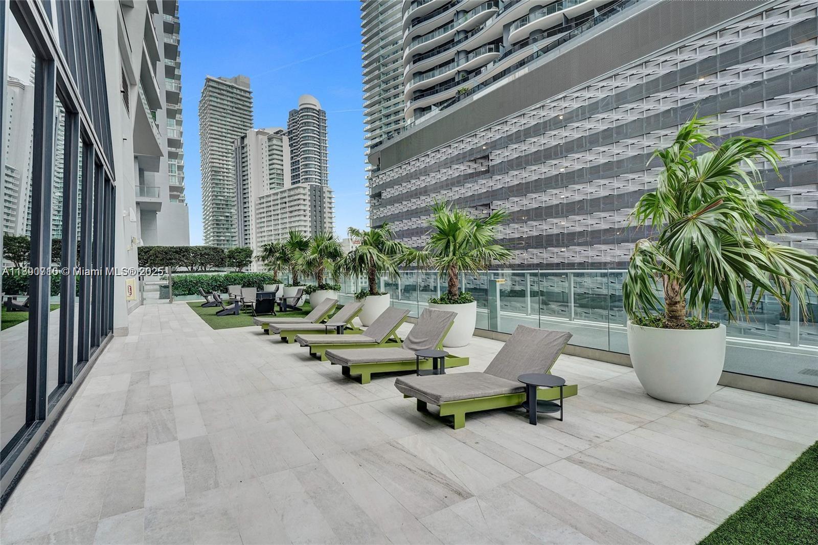 1010 BRICKELL CONDO - Residential Lease