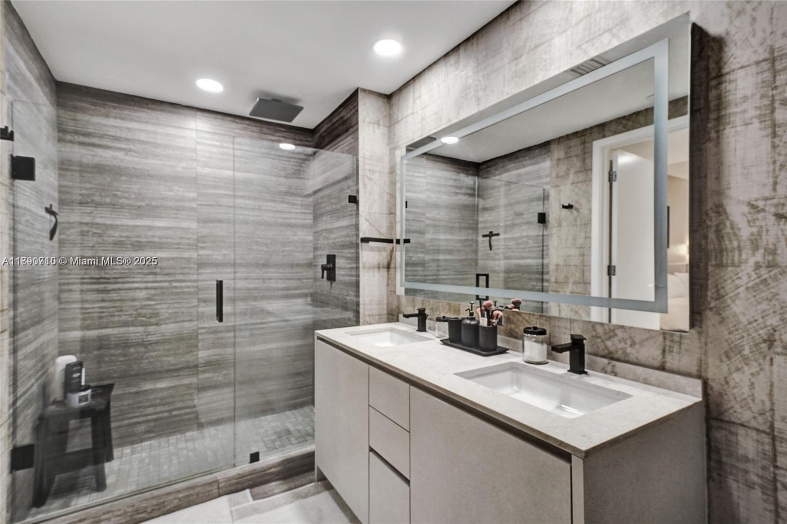 1010 BRICKELL CONDO - Residential Lease