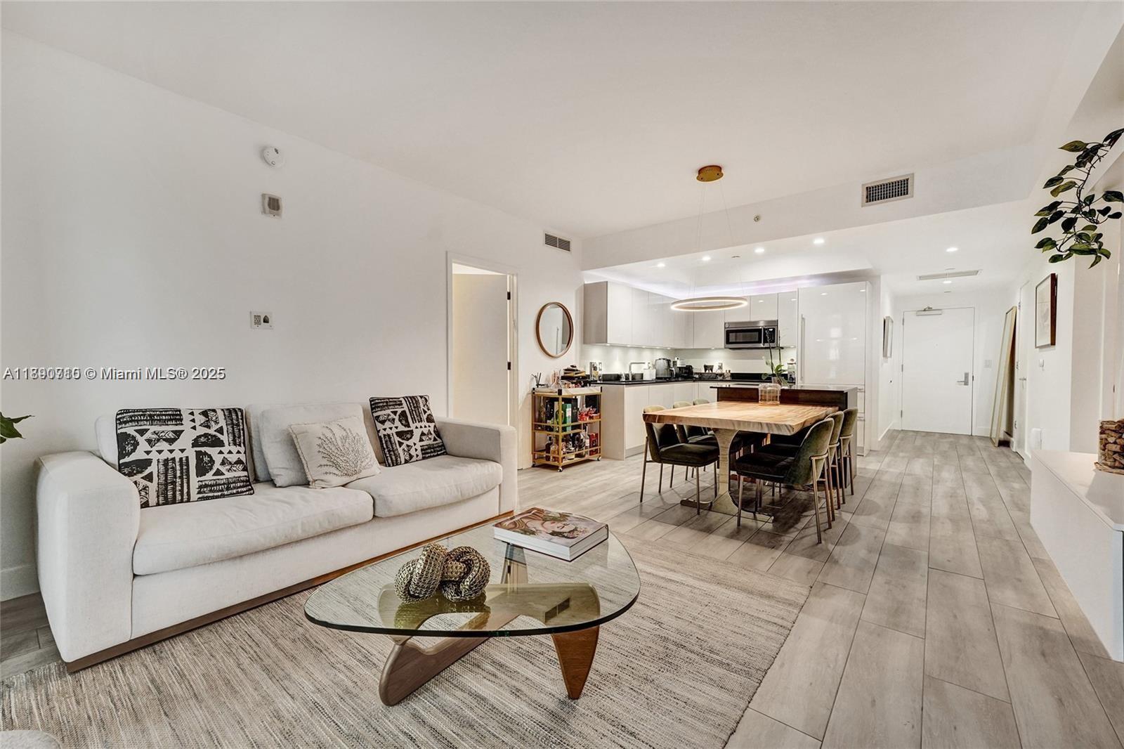 1010 BRICKELL CONDO - Residential Lease
