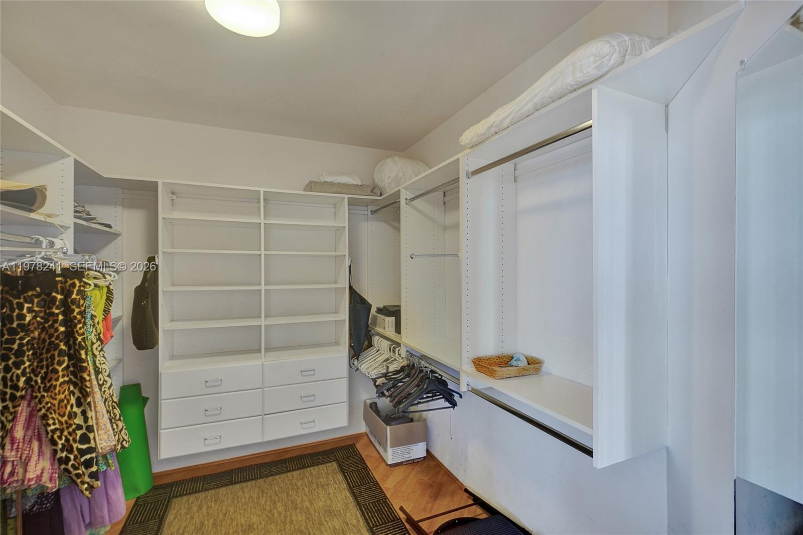 2000 ISL BLVD WILLIAMS IS - Residential Lease