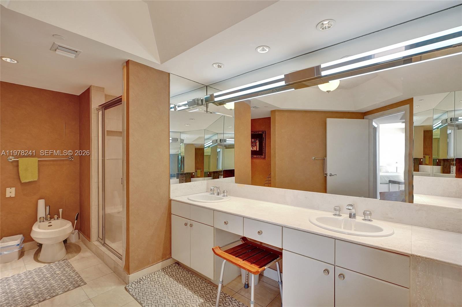 2000 ISL BLVD WILLIAMS IS - Residential Lease