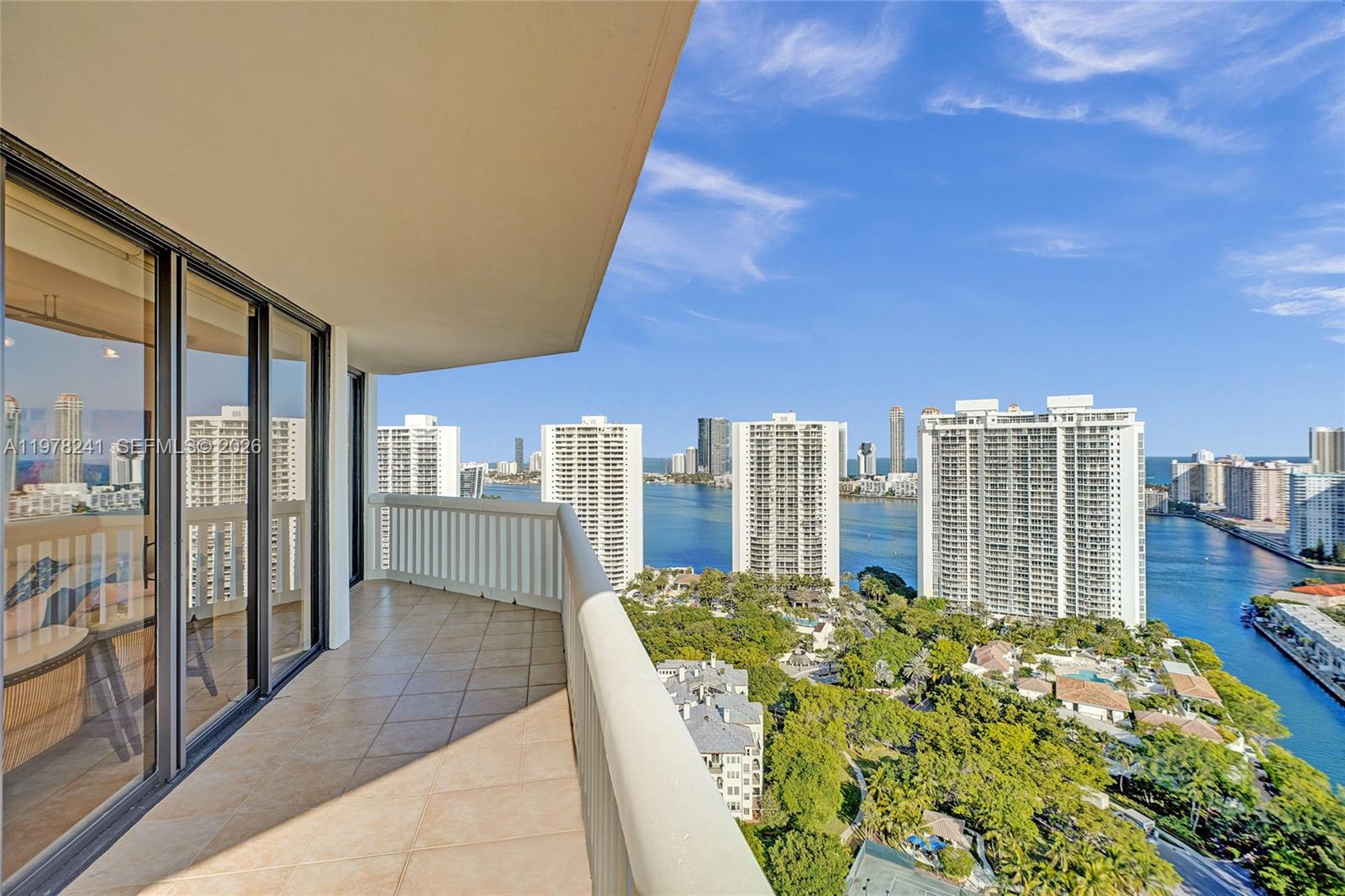 2000 ISL BLVD WILLIAMS IS - Residential Lease