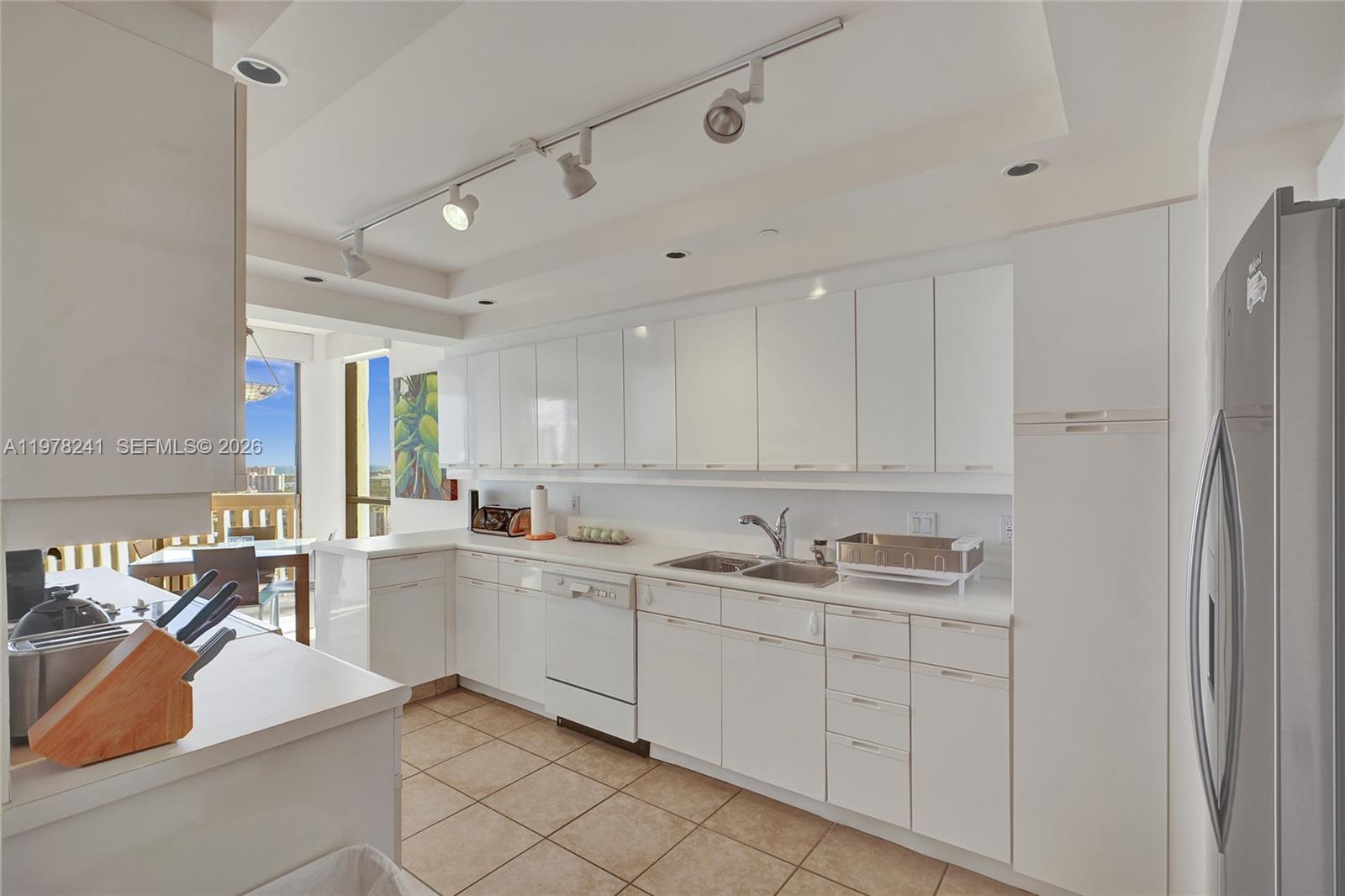 2000 ISL BLVD WILLIAMS IS - Residential Lease