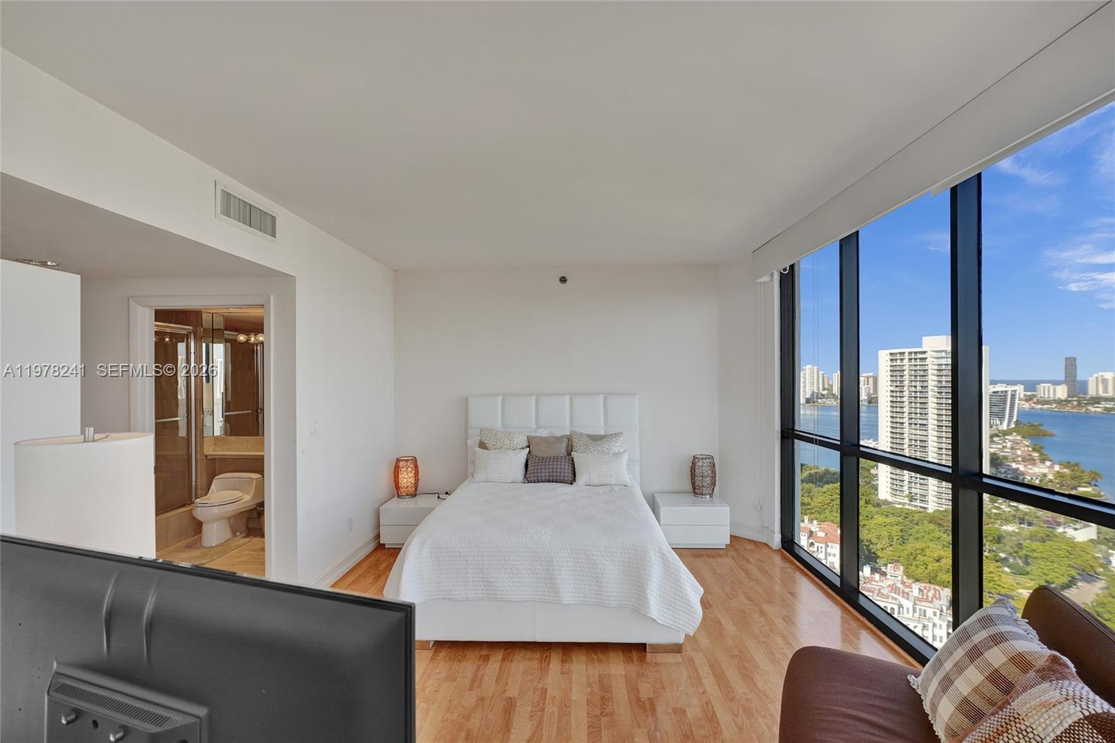 2000 ISL BLVD WILLIAMS IS - Residential Lease