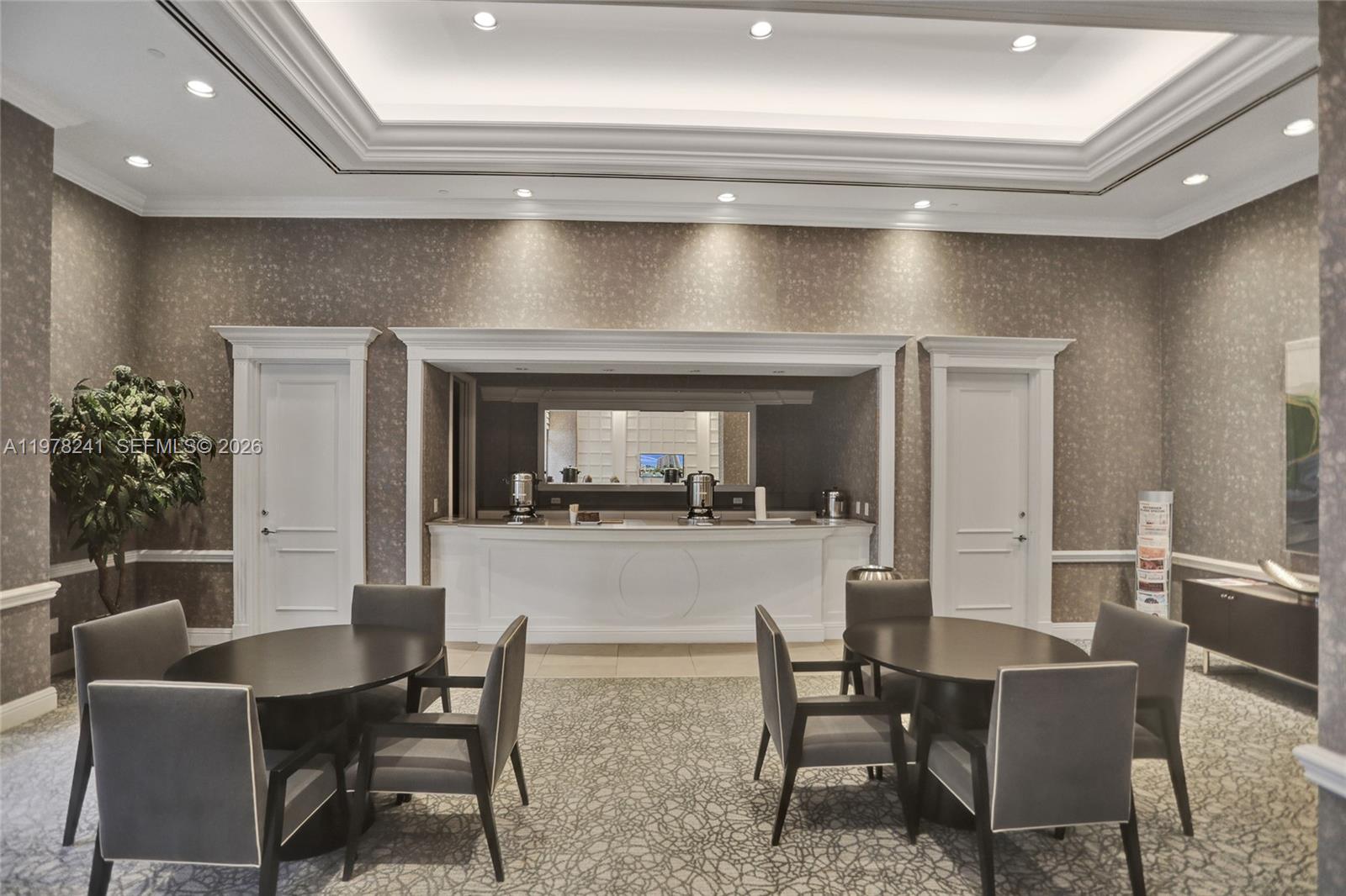 2000 ISL BLVD WILLIAMS IS - Residential Lease