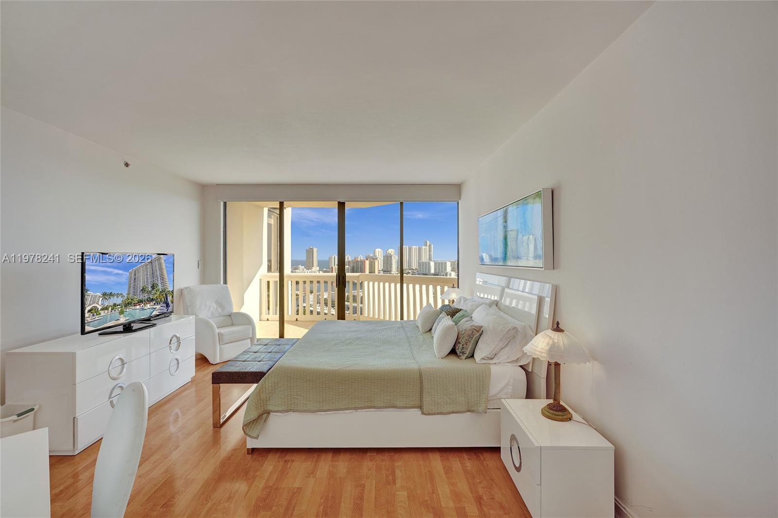 2000 ISL BLVD WILLIAMS IS - Residential Lease