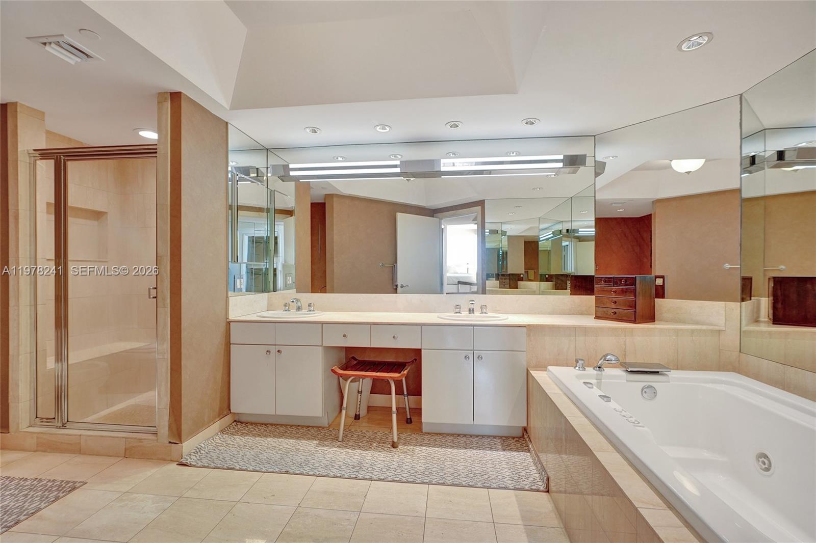 2000 ISL BLVD WILLIAMS IS - Residential Lease