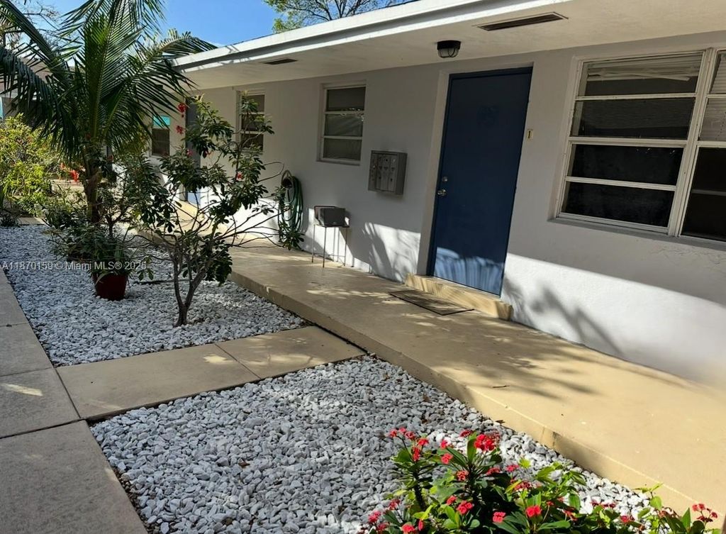 Photo of 1105 NE 5th Ter #3, Fort Lauderdale, FL 33304 (MLS # A11870159)