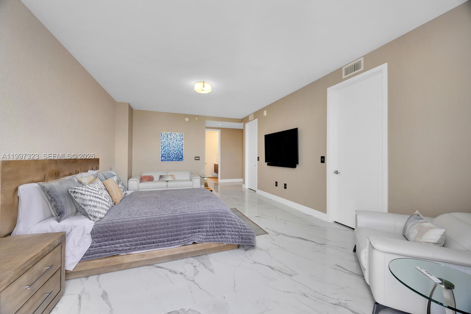 MERRICK MANOR CONDO - Residential