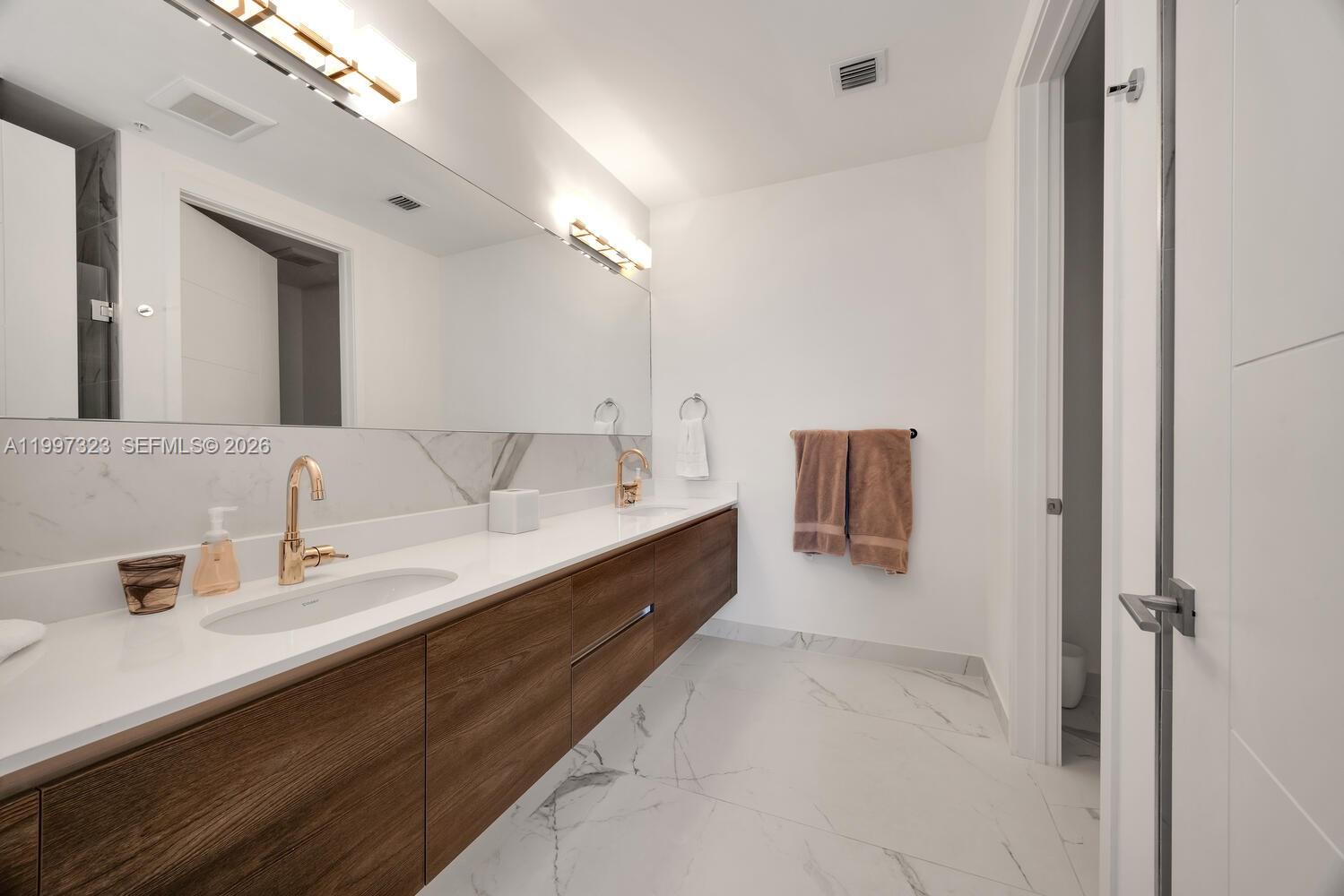 MERRICK MANOR CONDO - Residential