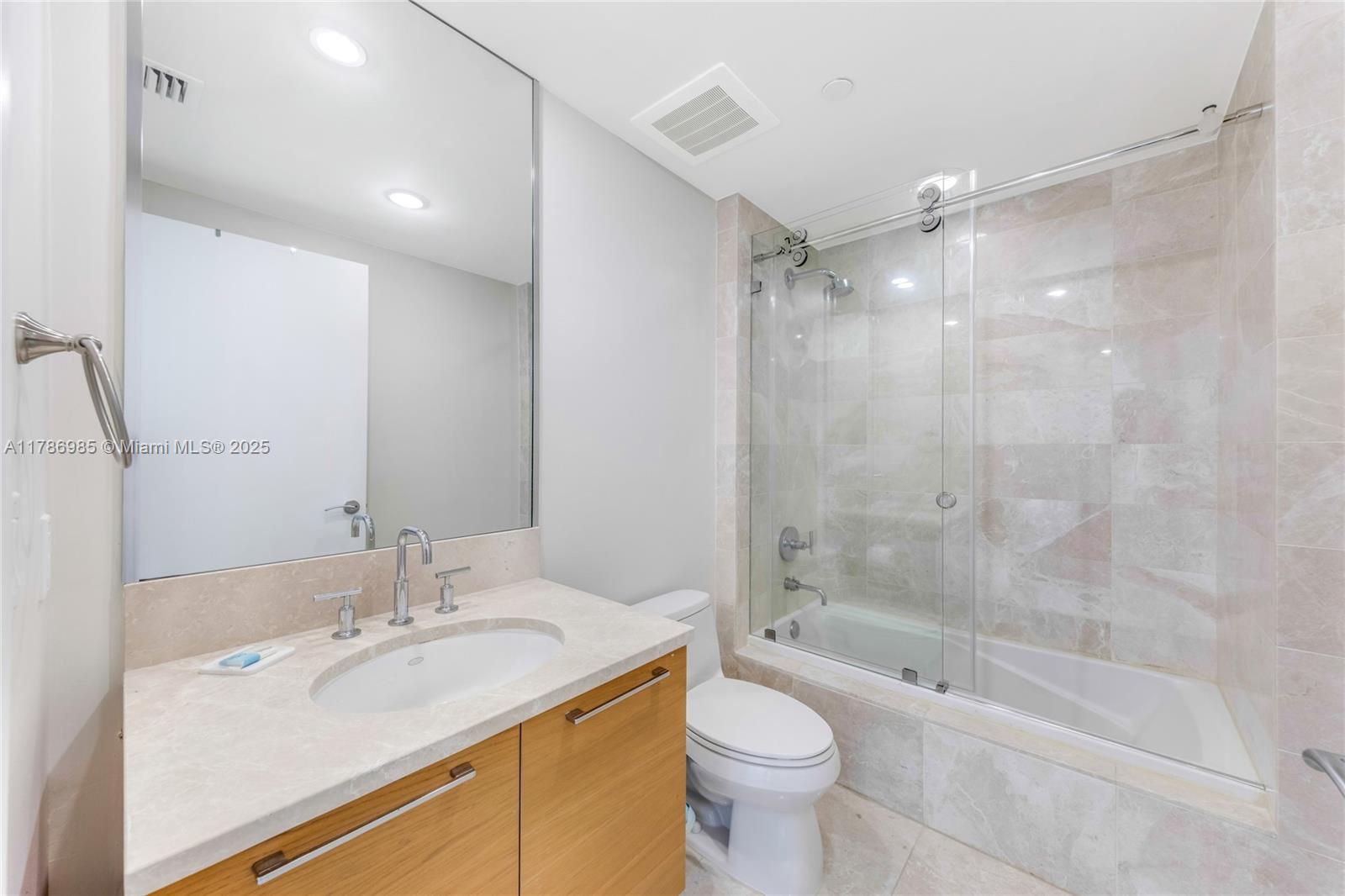 JADE BEACH CONDO - Residential Lease