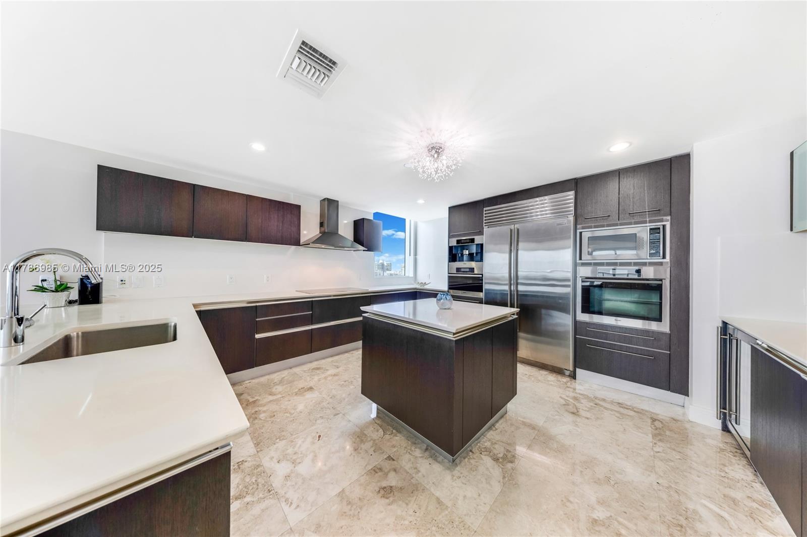 JADE BEACH CONDO - Residential Lease