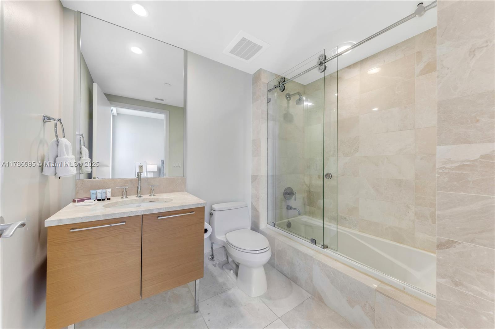 JADE BEACH CONDO - Residential Lease