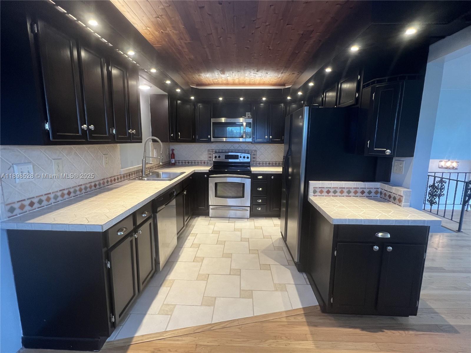 BOULEVARD HEIGHTS SEC 12 - Residential Lease