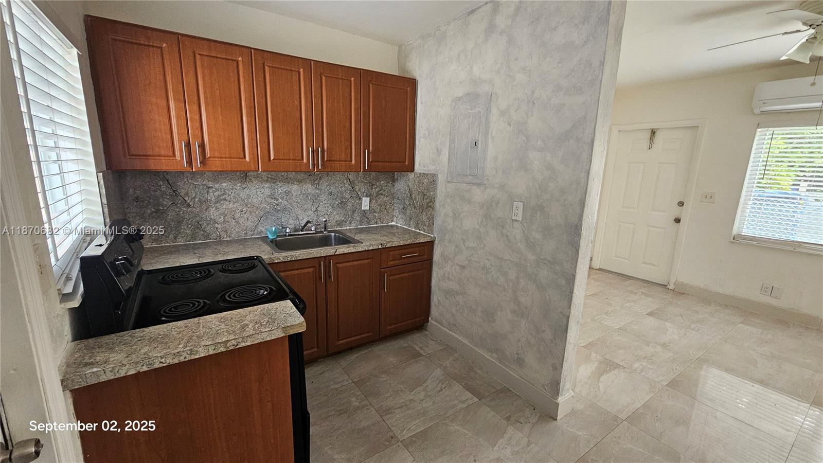 HOLLYWOOD - Residential Lease