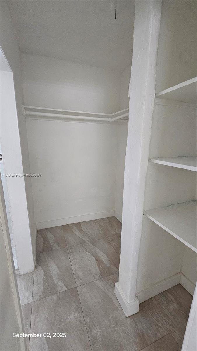 HOLLYWOOD - Residential Lease