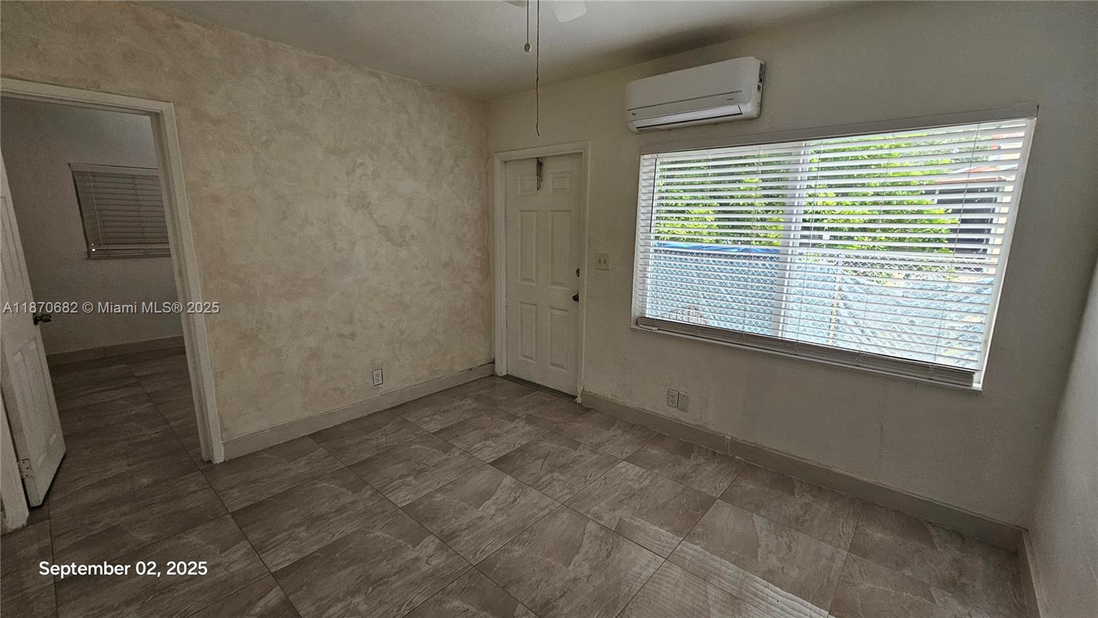 HOLLYWOOD - Residential Lease