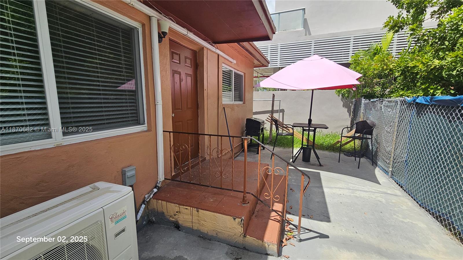 HOLLYWOOD - Residential Lease