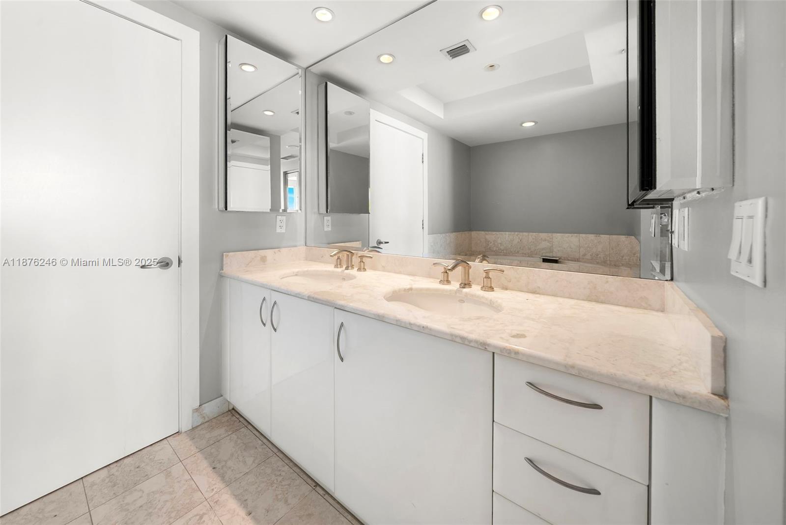 JADE RESIDENCES AT BRICKEL - Residential