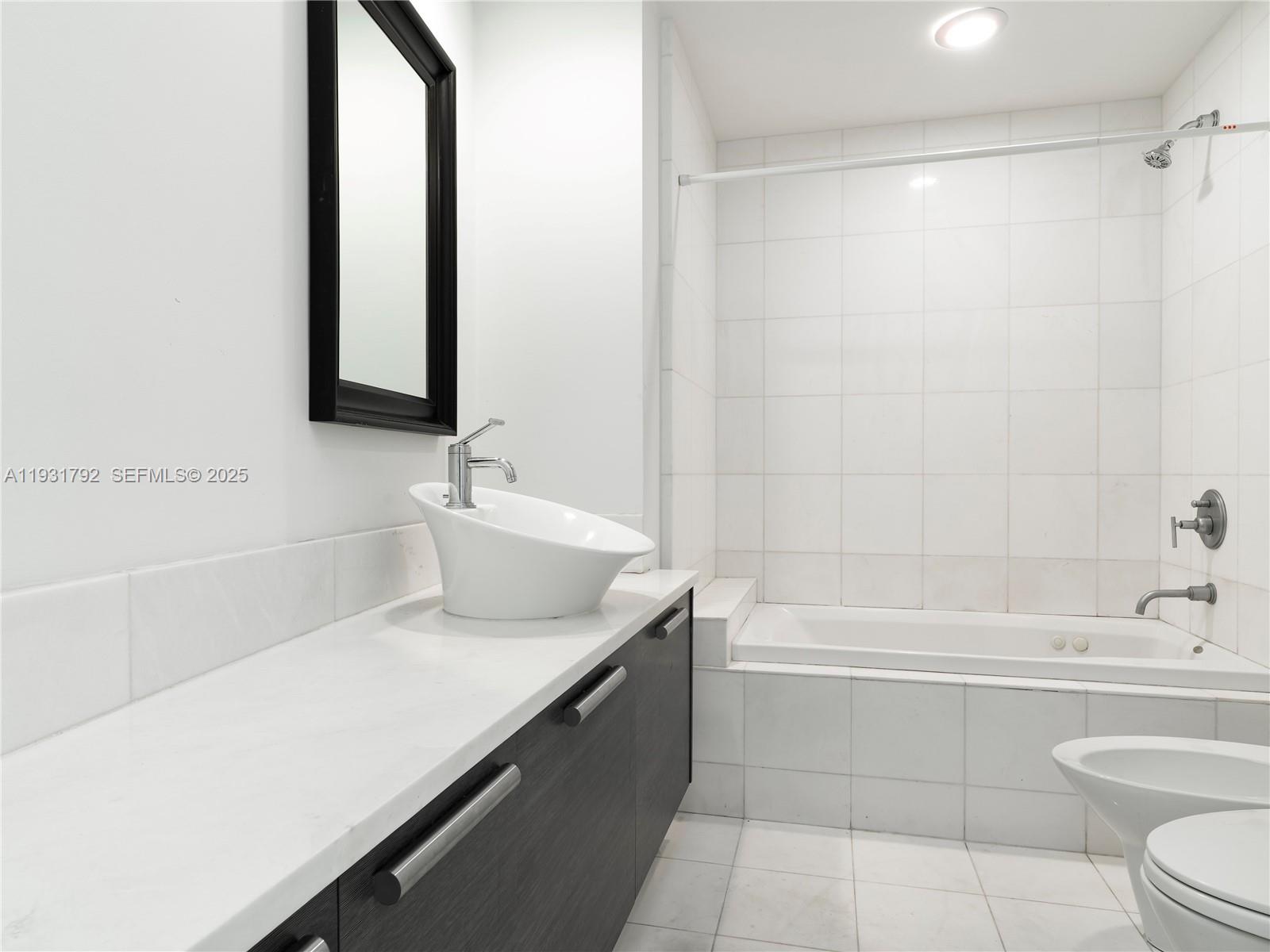 ARTECH RESIDENCES AT AVEN - Residential Lease