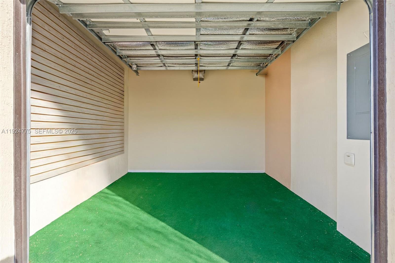 DUNNWOODY LAKE - Residential