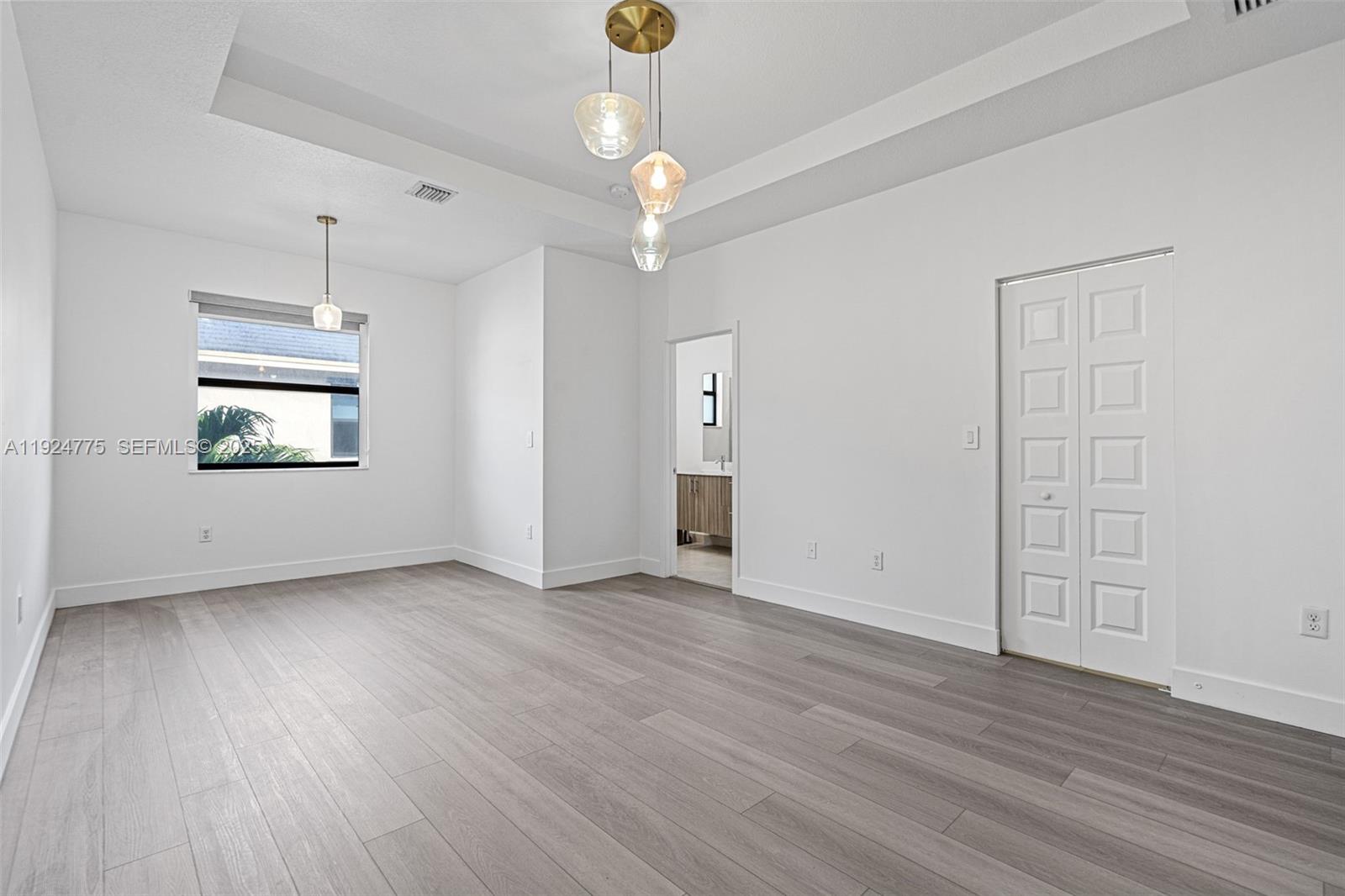 DUNNWOODY LAKE - Residential