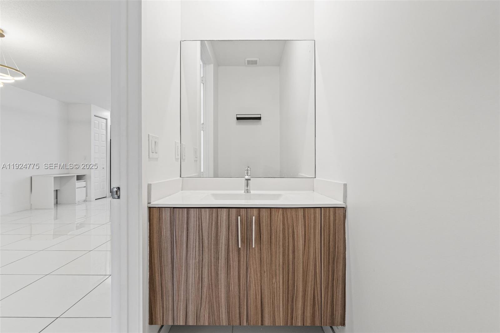 DUNNWOODY LAKE - Residential