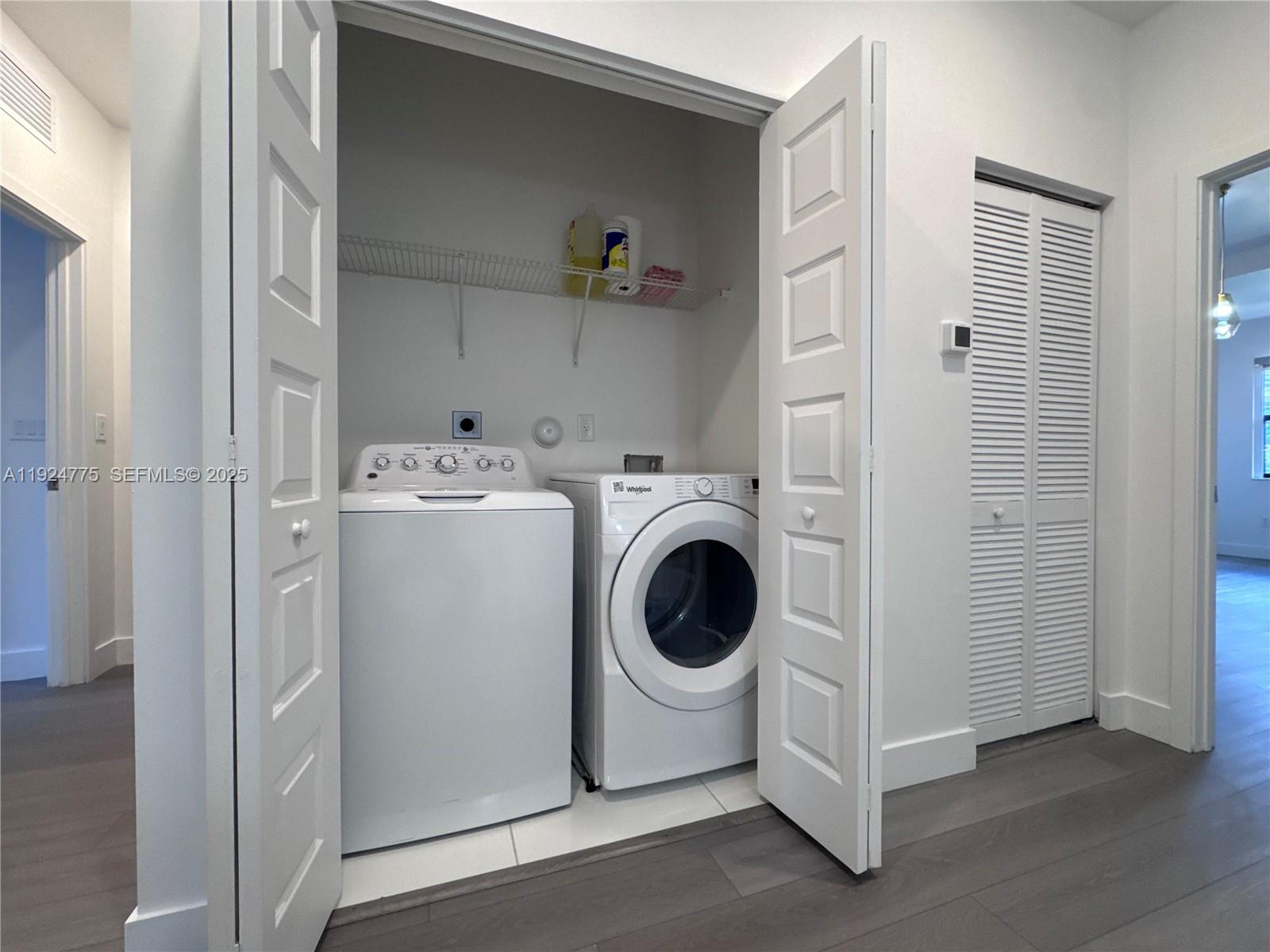 DUNNWOODY LAKE - Residential