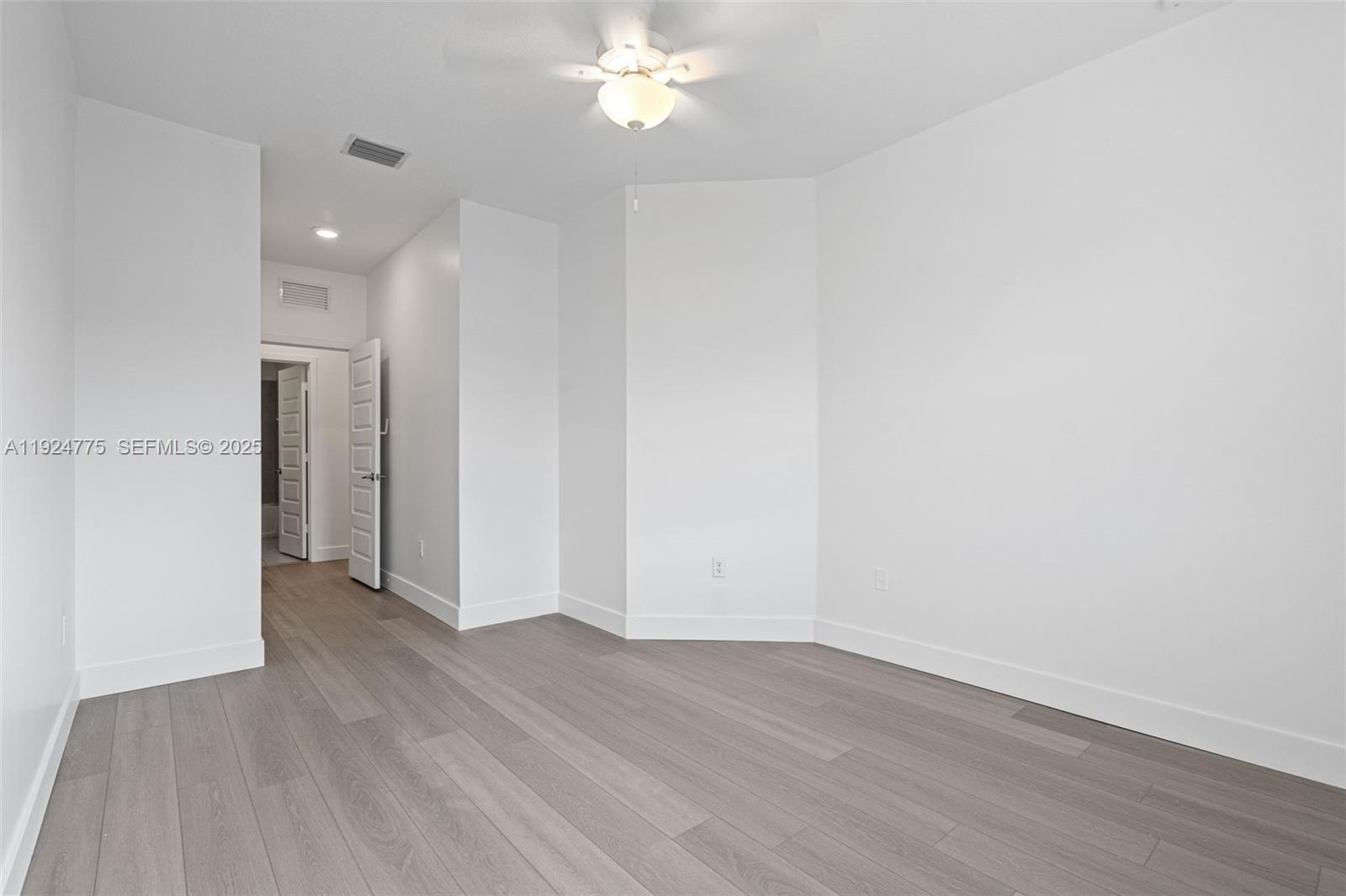 DUNNWOODY LAKE - Residential