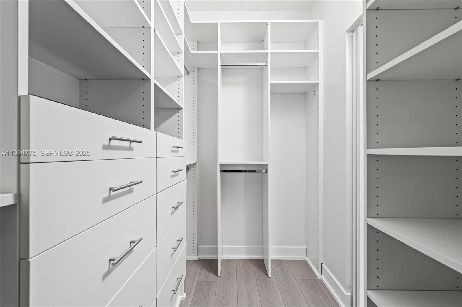 DUNNWOODY LAKE - Residential