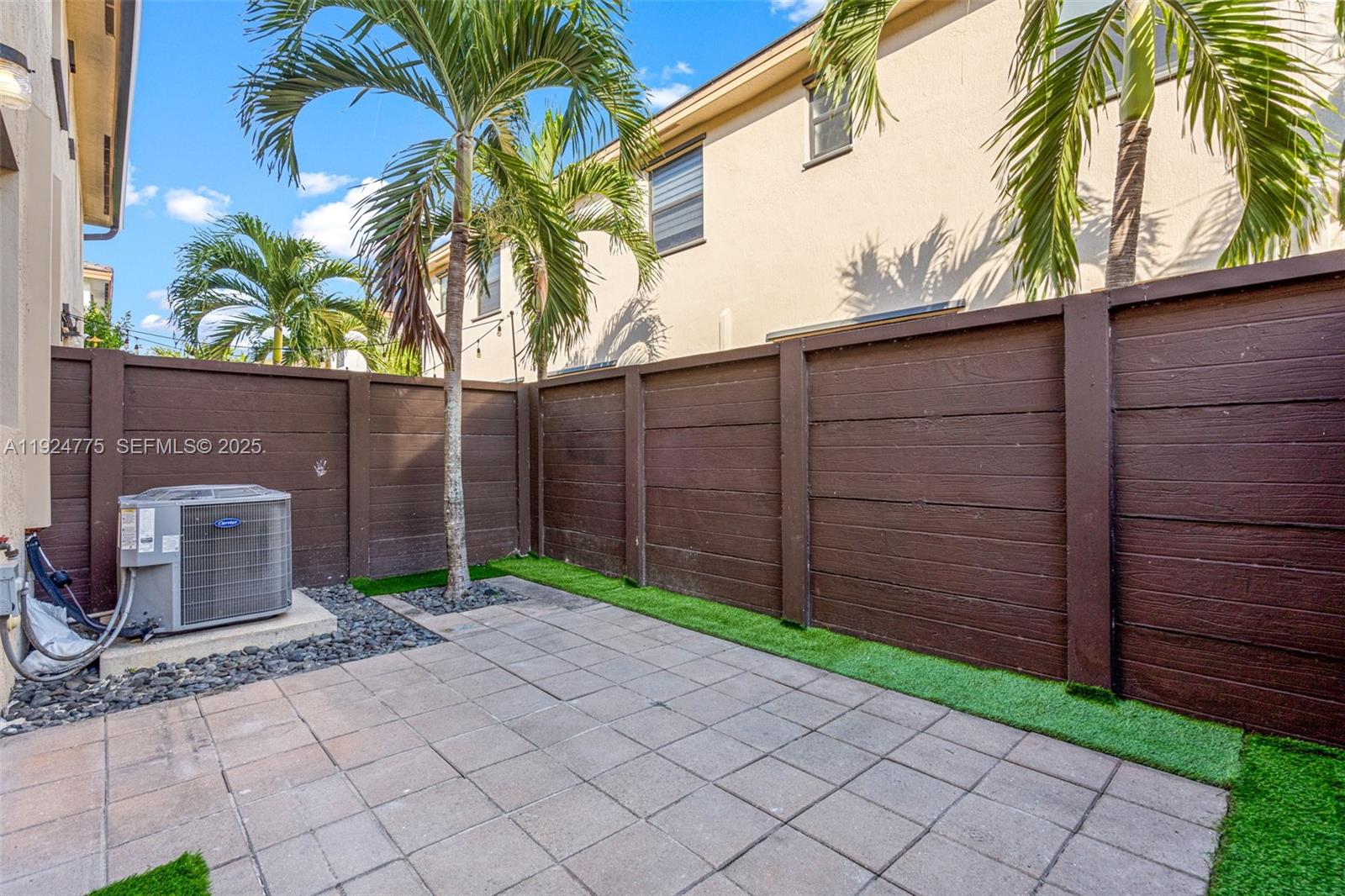 DUNNWOODY LAKE - Residential