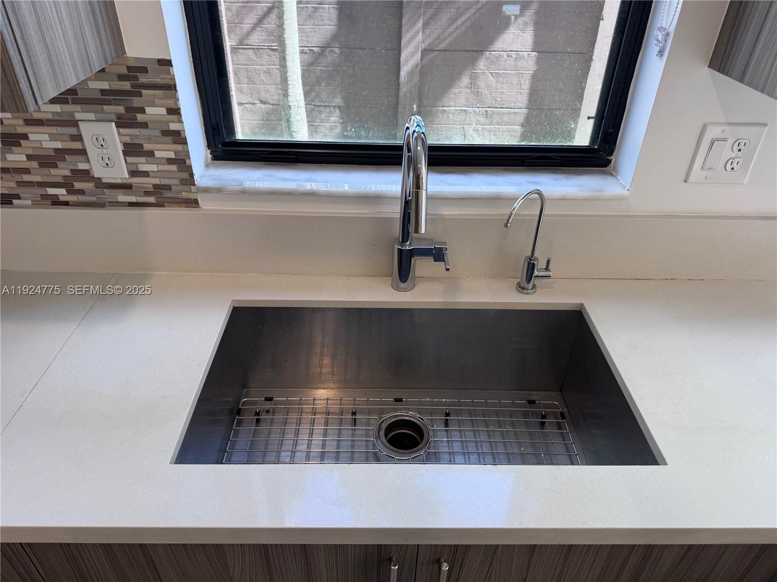 DUNNWOODY LAKE - Residential