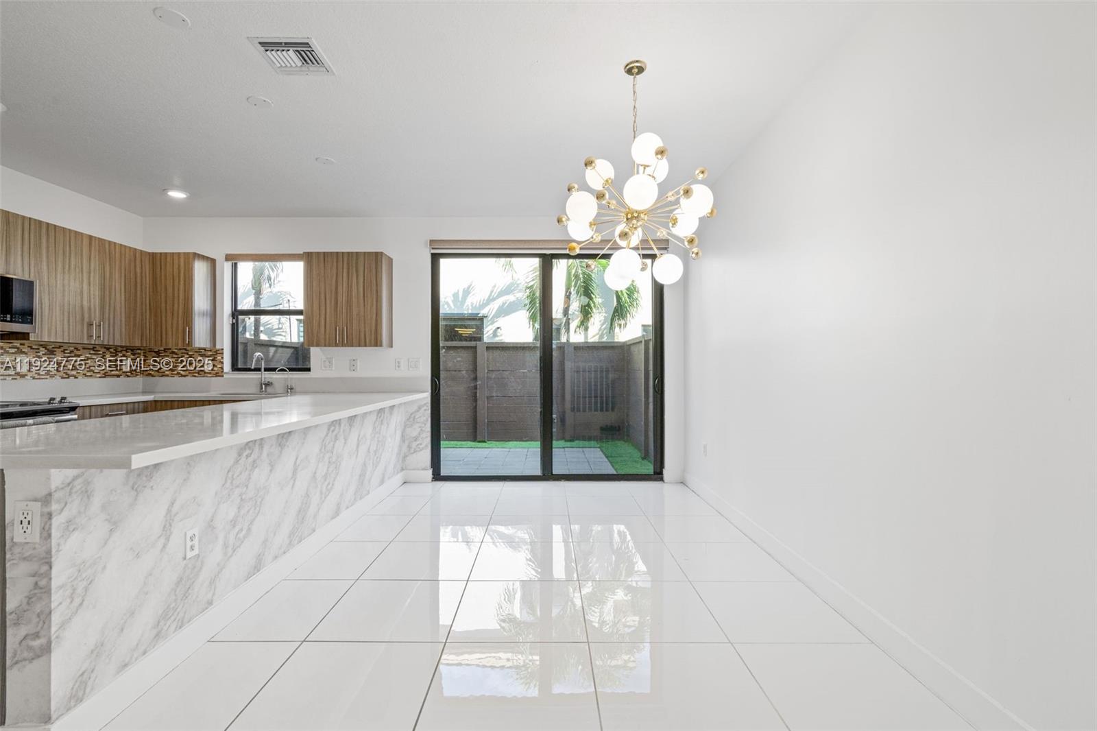 DUNNWOODY LAKE - Residential