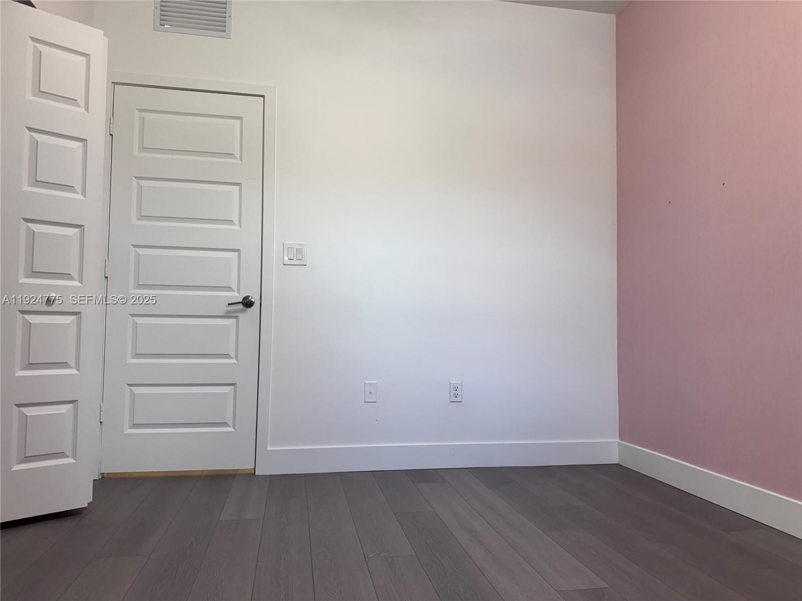 DUNNWOODY LAKE - Residential