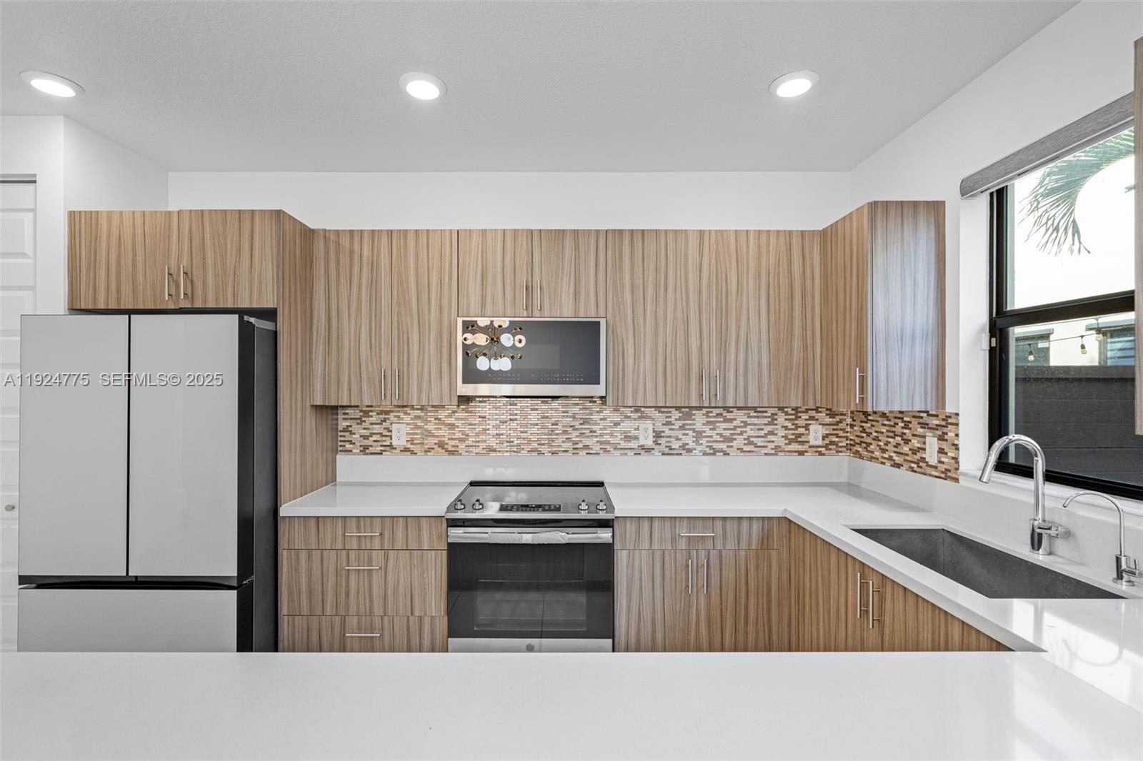 DUNNWOODY LAKE - Residential