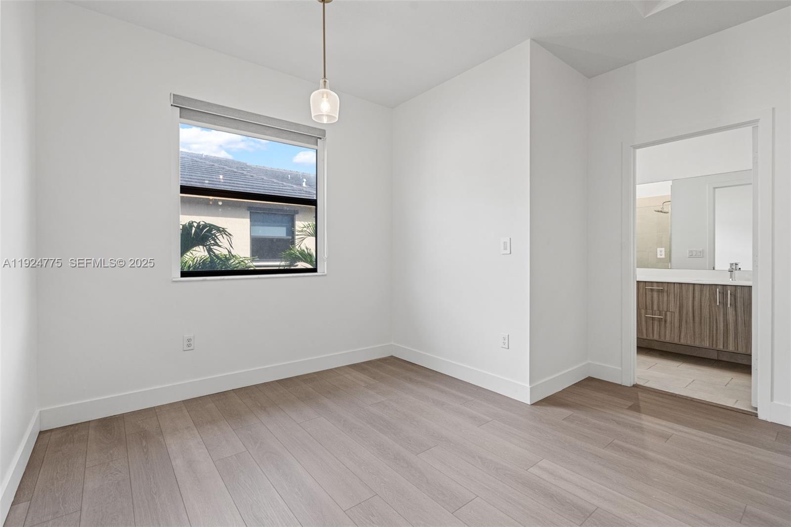 DUNNWOODY LAKE - Residential