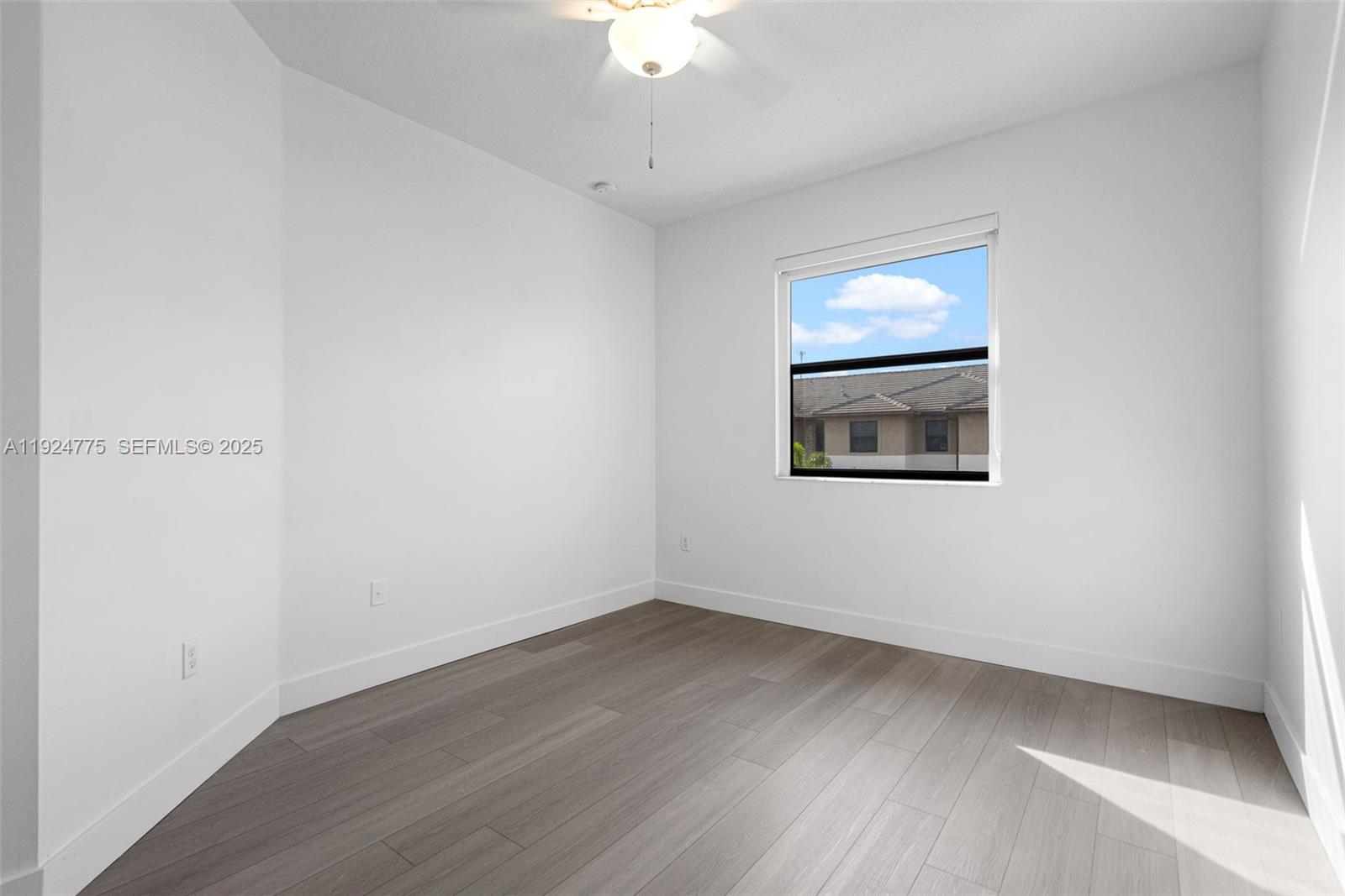 DUNNWOODY LAKE - Residential