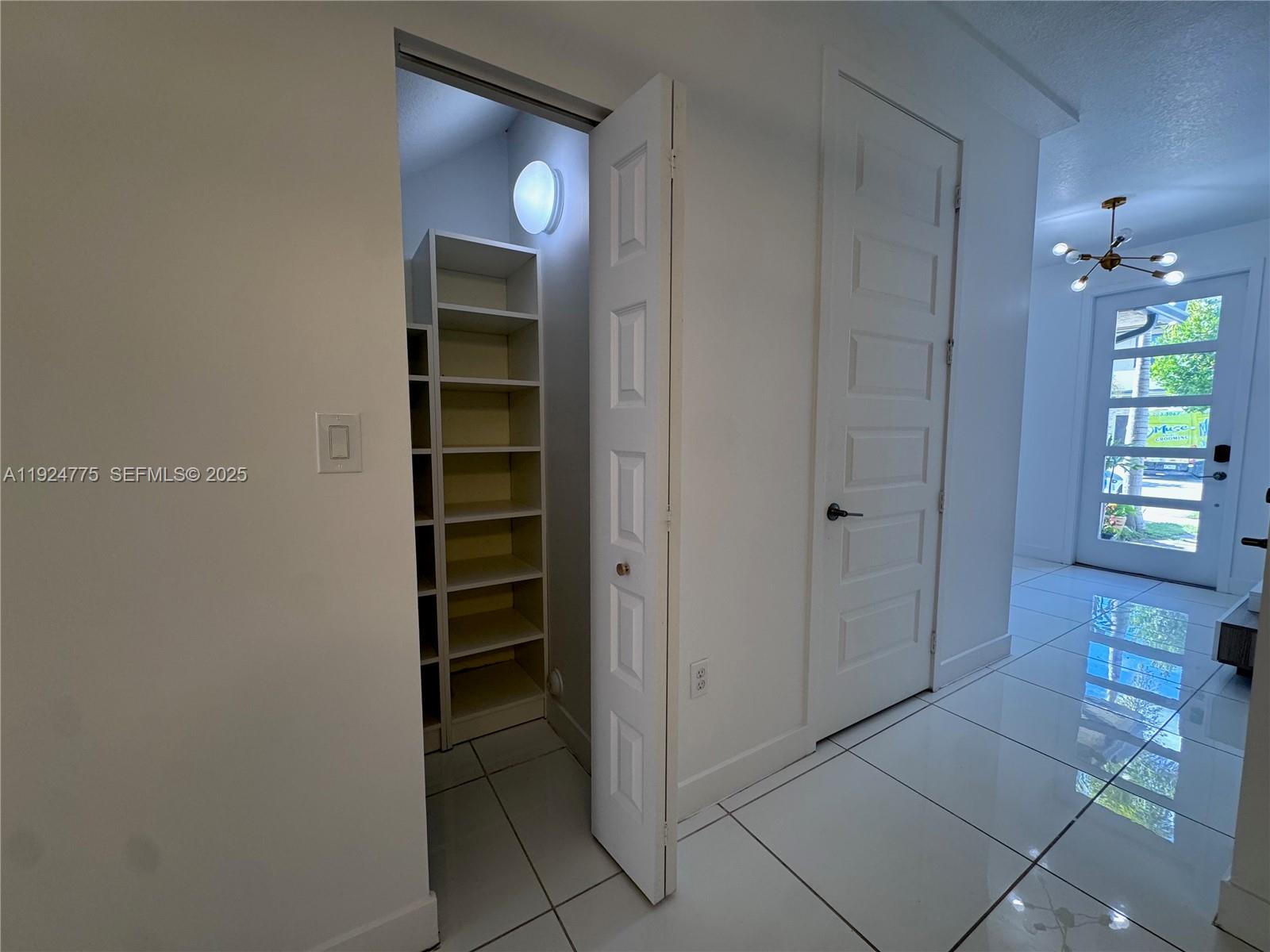 DUNNWOODY LAKE - Residential