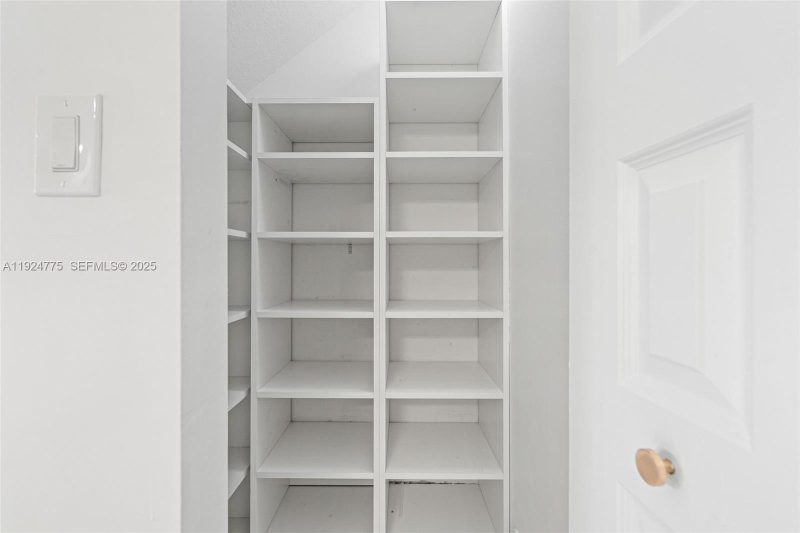 DUNNWOODY LAKE - Residential